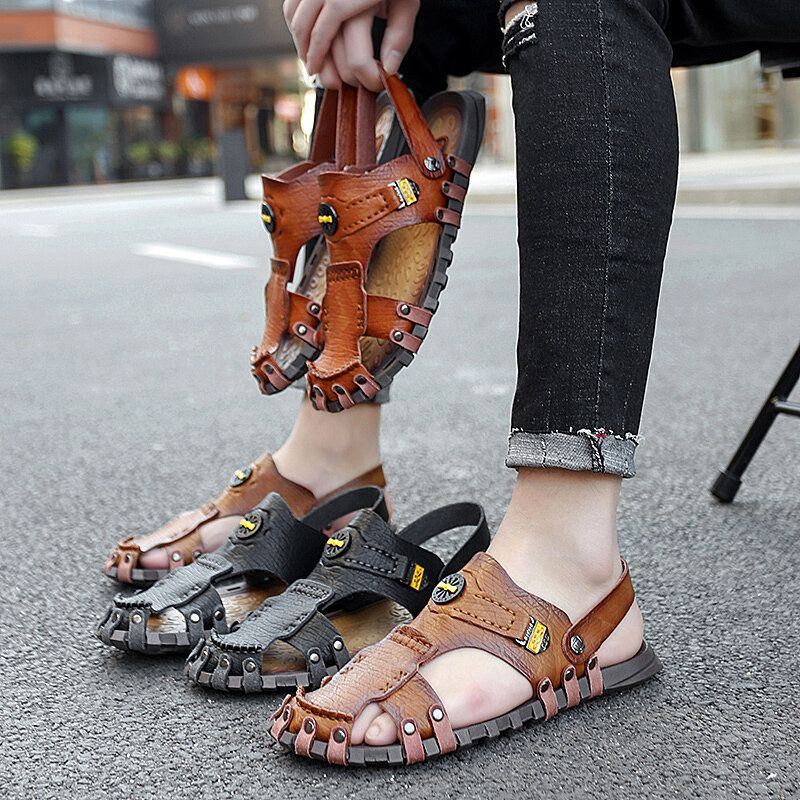 Heren Casual Zachte Microvezel Metalen Decoratie Slip On Outdoor Sandalen