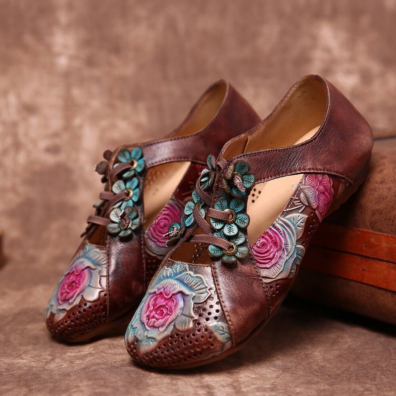 Dames Retro Reliëf Bloem Splicing Bloemen Hollow Lace Up Instappers Platte Schoenen