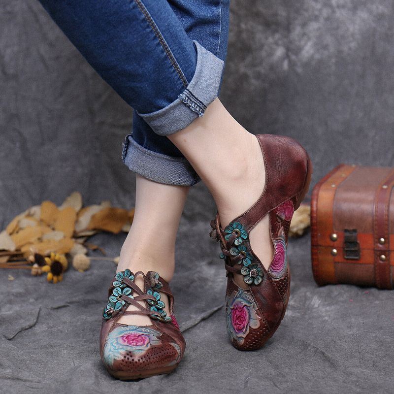 Dames Retro Reliëf Bloem Splicing Bloemen Hollow Lace Up Instappers Platte Schoenen