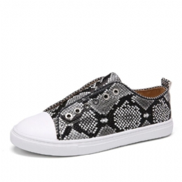 Dames Soild Color Studded Slip On Comfy Flats